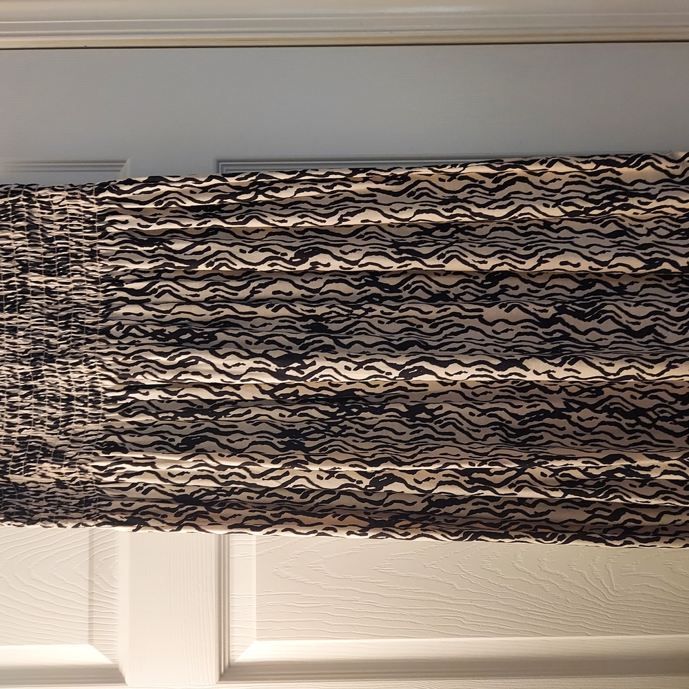 Elegant Black and Cream Women's Skirt